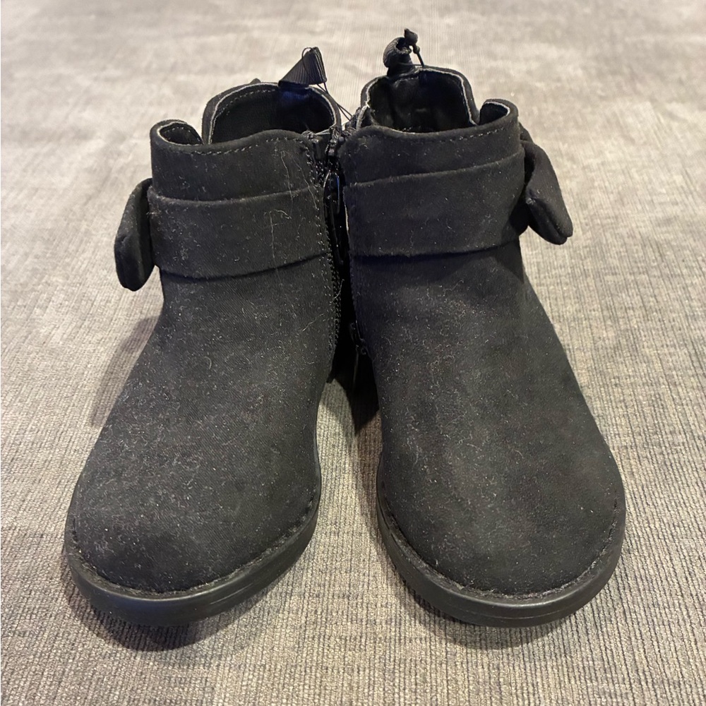 Black Baby Gap boots.  Toddler Size 7.